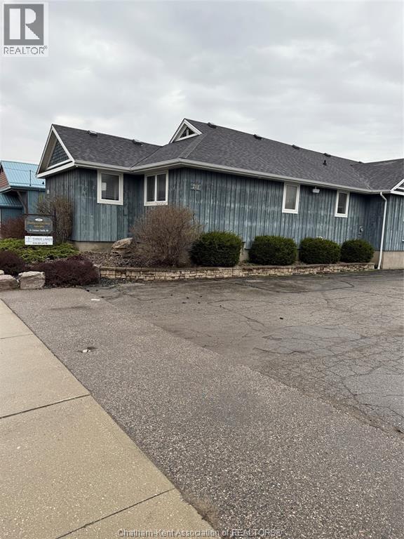 Industrial — 211 St Clair Street, Chatham, Ontario