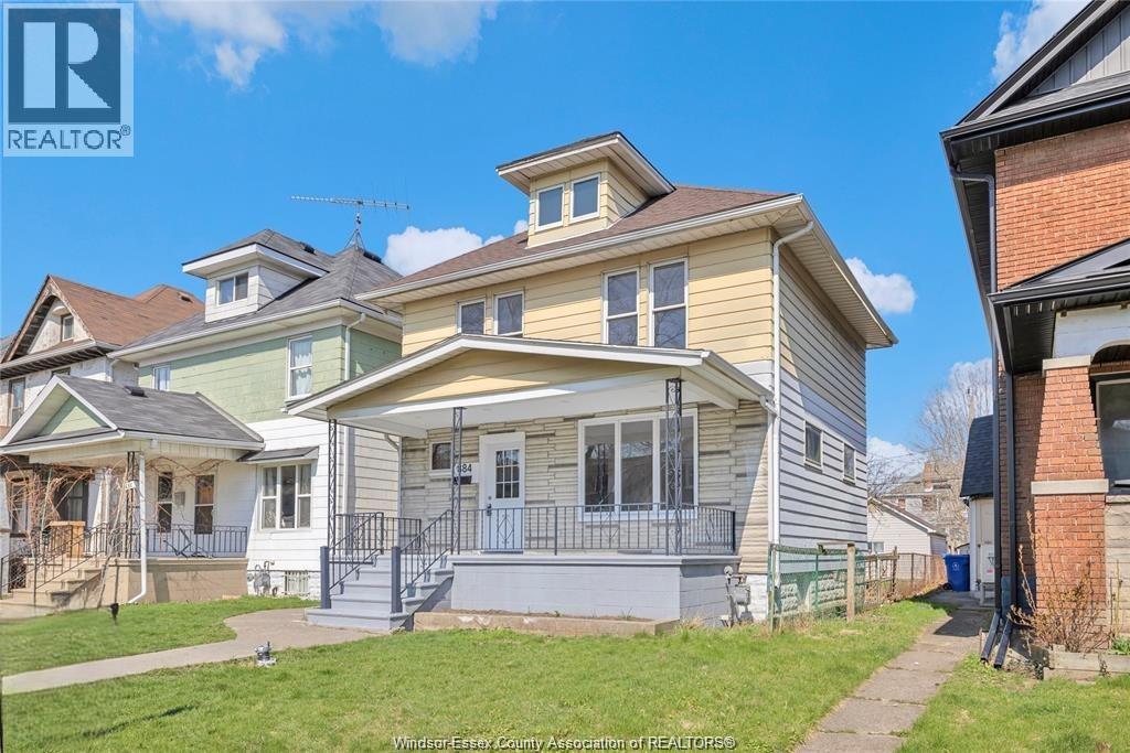884 Moy, Windsor — photograph 2