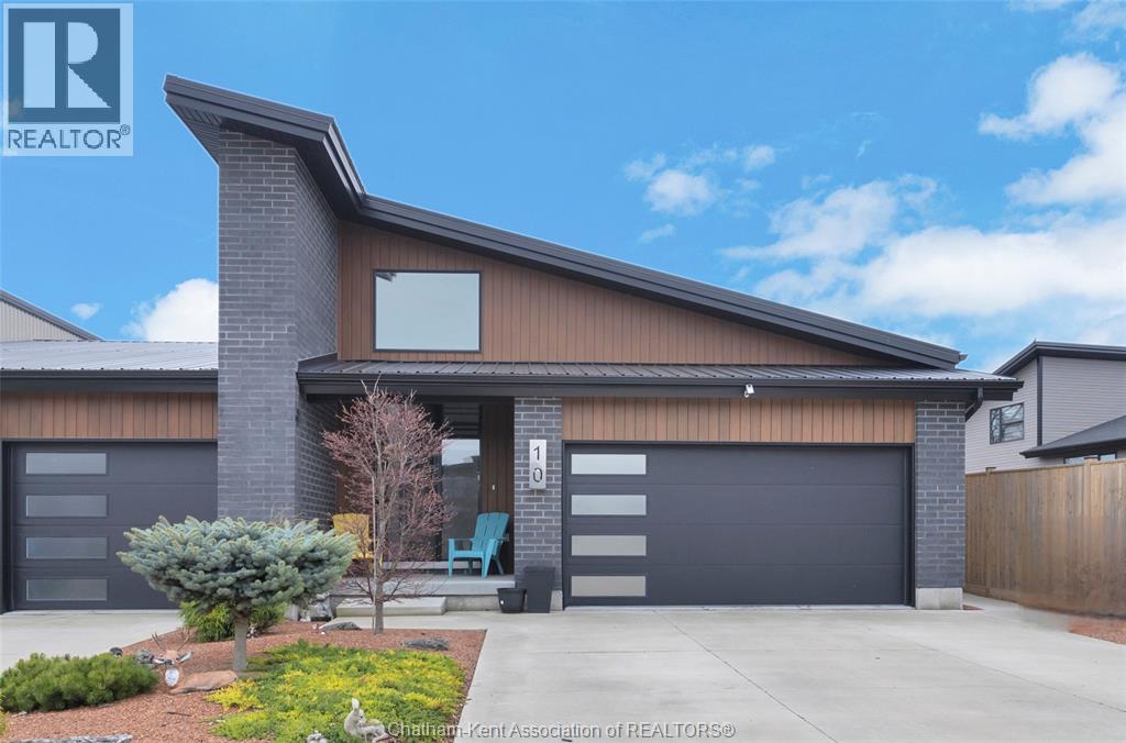 Single Family — 10 Clara Crescent, Chatham, Ontario