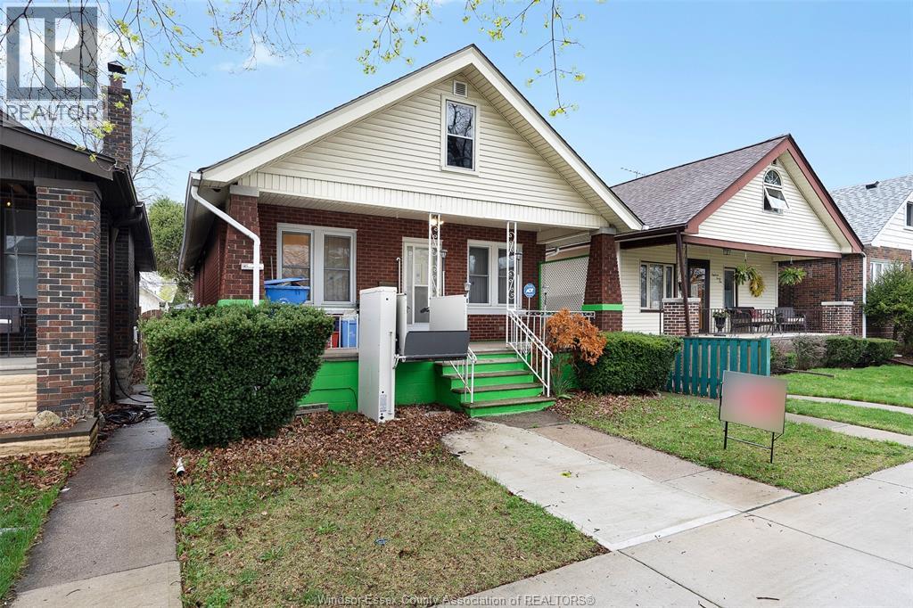 1845 Lincoln Road, Windsor — primary photograph