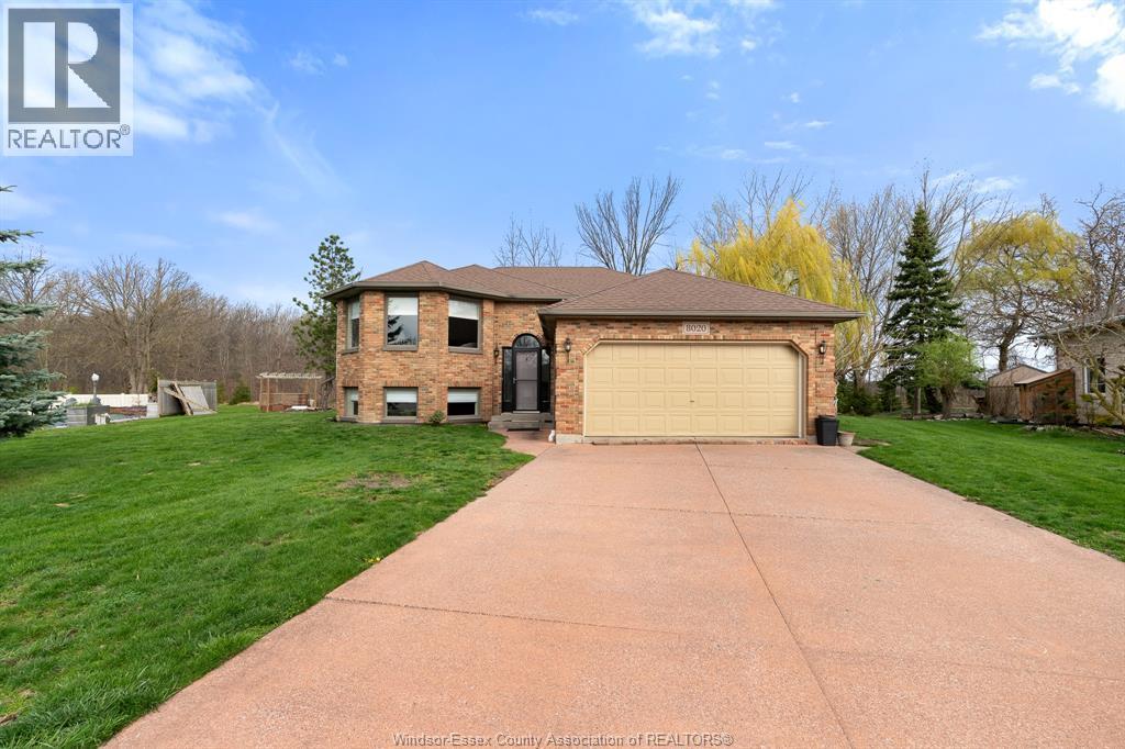 8020 Gardiner Crescent, McGregor — photograph 2