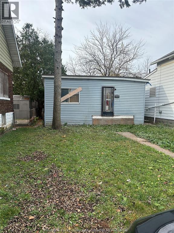 1679 Highland, Windsor — primary photograph