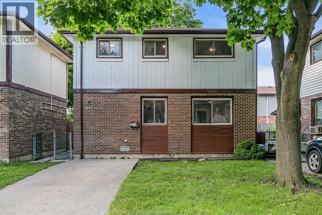 9020 Conway Court, Windsor — primary photograph