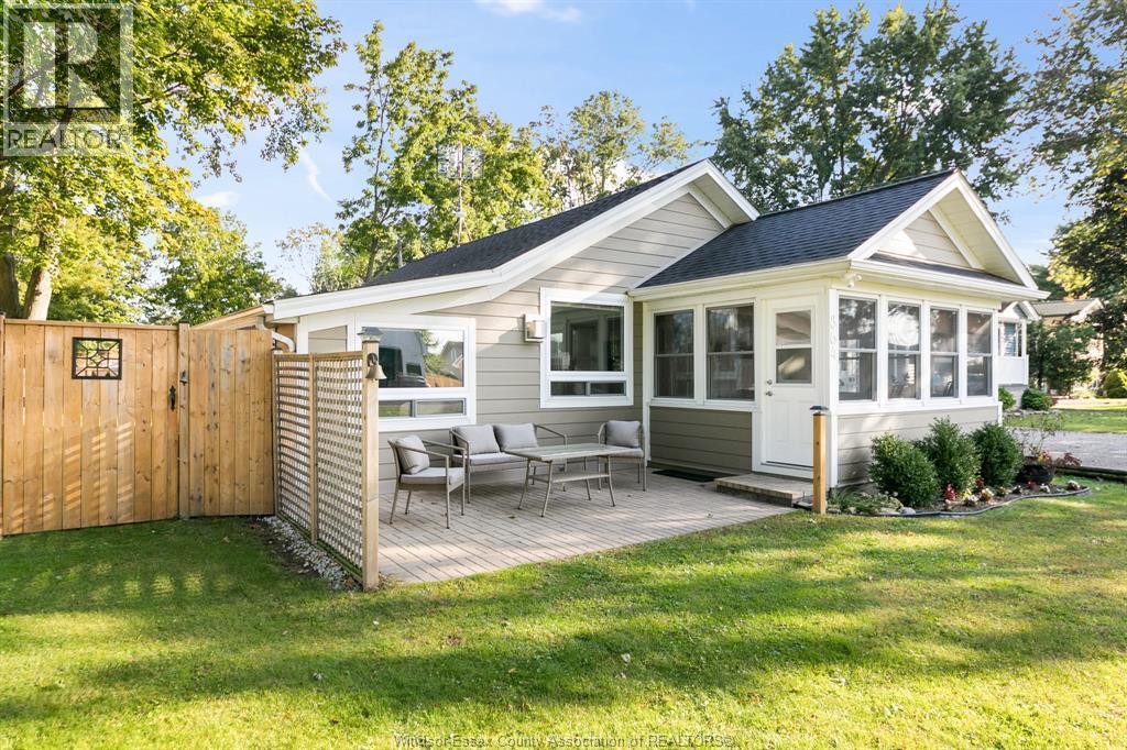 Single Family — 864 Lawrence Drive, Colchester, Ontario