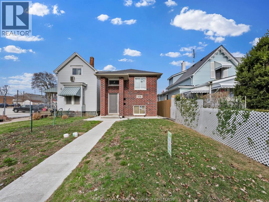 658 Caron, Windsor — photograph 3