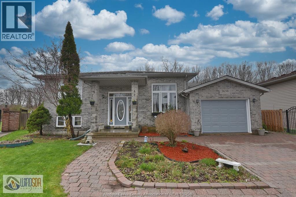 3658 Irongate, Windsor — photograph 2