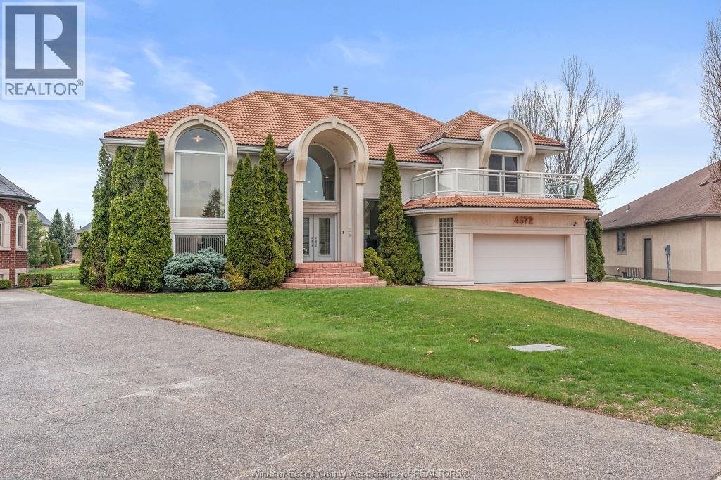 4572 Lake Grande Court, Windsor — photograph 3
