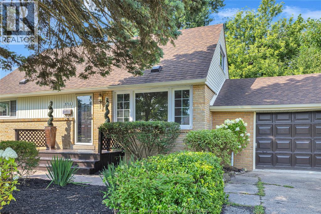 3711 Dandurand Boulevard, Windsor — primary photograph