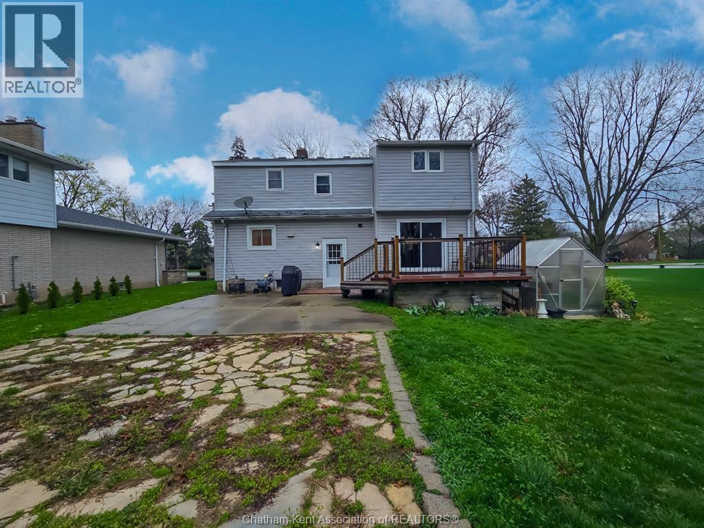 426 Victoria Avenue, Chatham — photograph 3