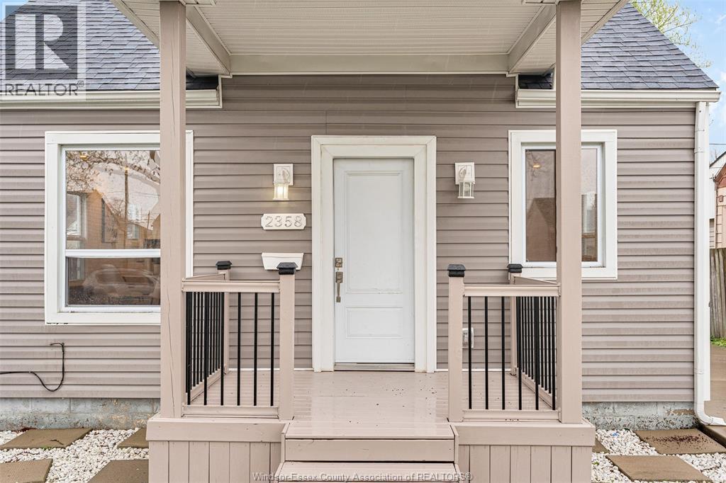 2358 Louis Avenue, Windsor — photograph 3