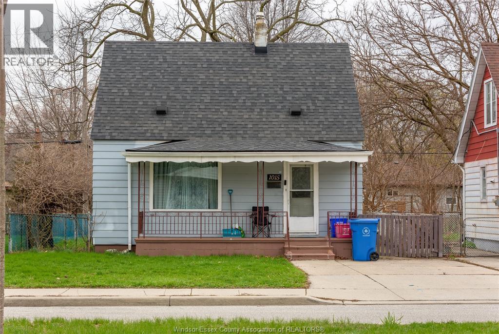 1015 Partington Avenue, Windsor — primary photograph