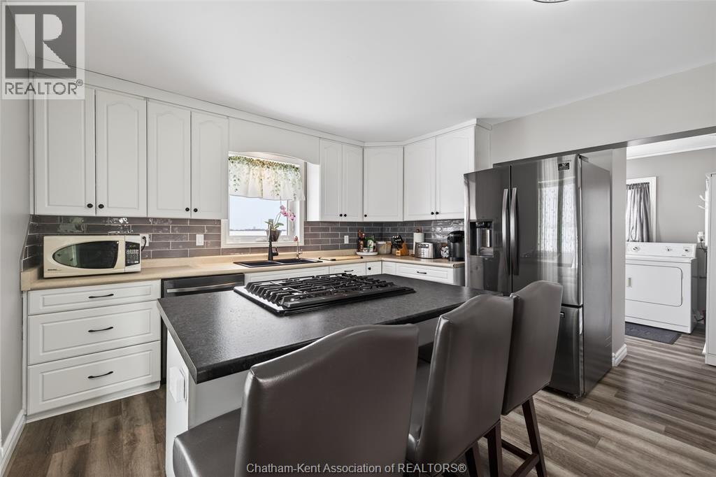 20385 Port Road, Merlin — photograph 3