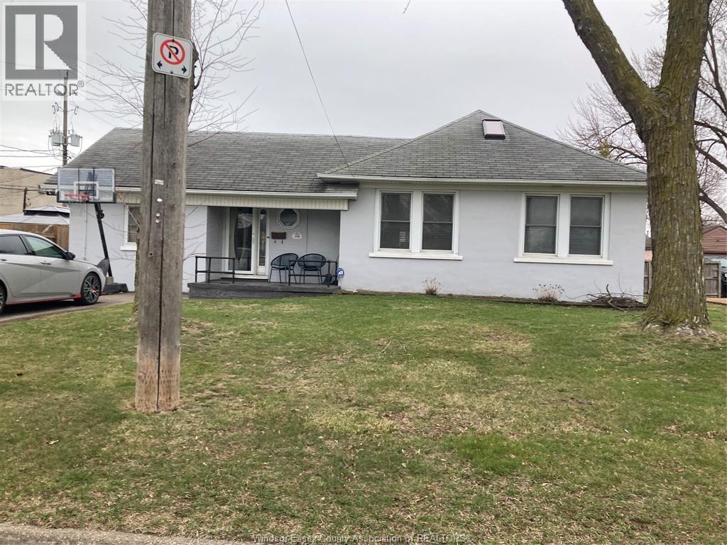 2348 Arthur, Windsor — primary photograph