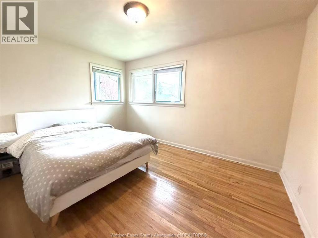 3863 Longfellow Avenue, Windsor — photograph 3