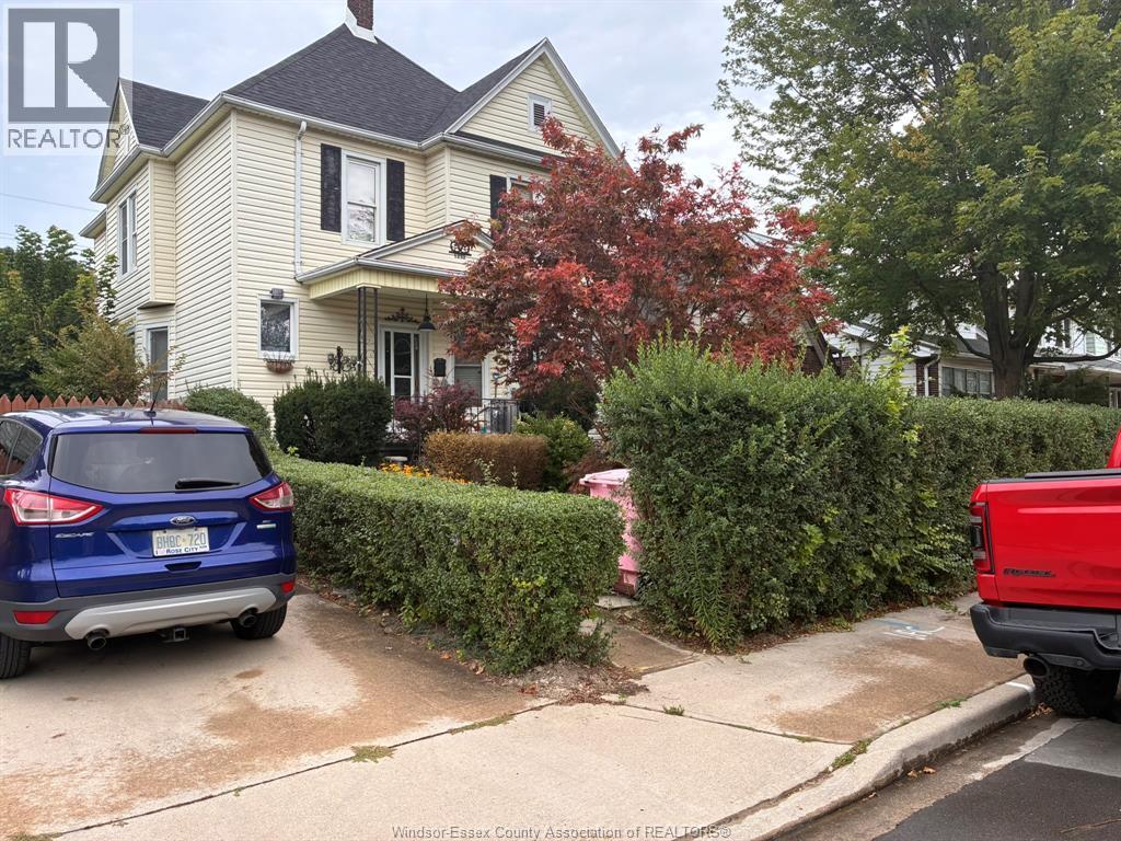1232 Janette, Windsor — primary photograph