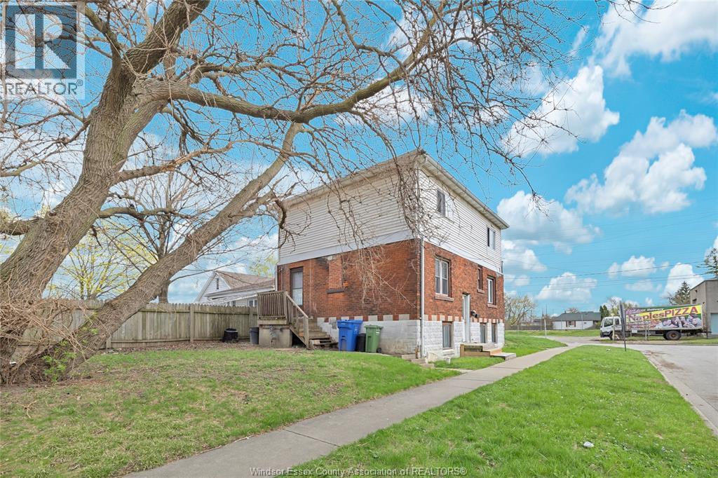 1398 Rooney, Windsor — photograph 3