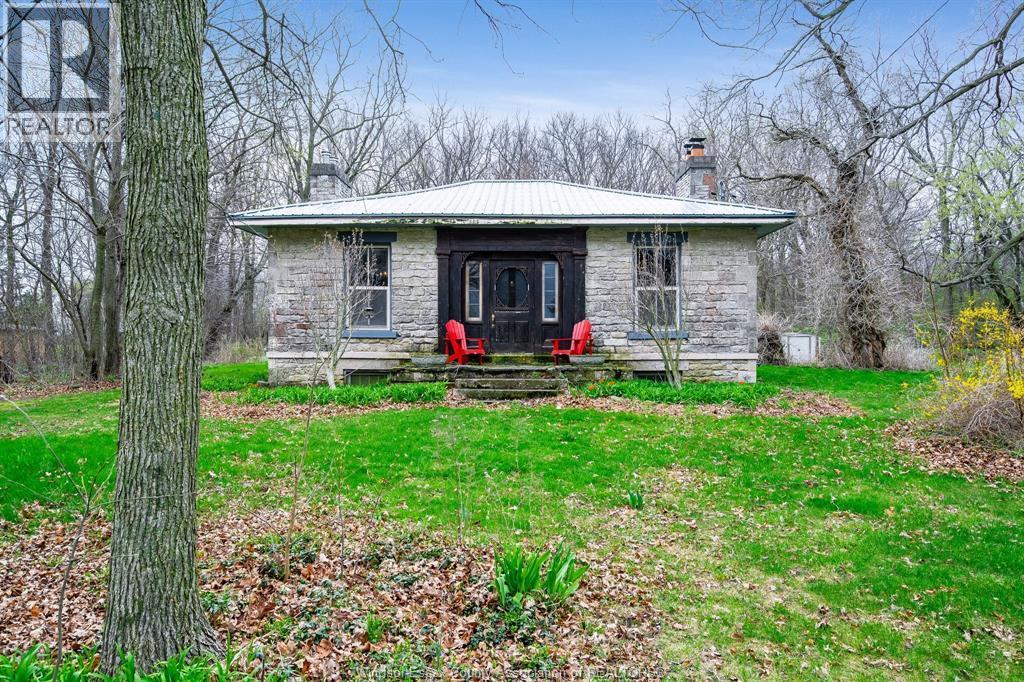 Single Family — 170 North Shore Road, Pelee Island, Ontario