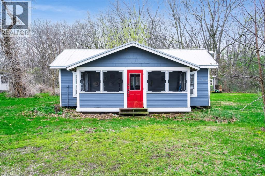 170 North Shore Road, Pelee Island — photograph 2