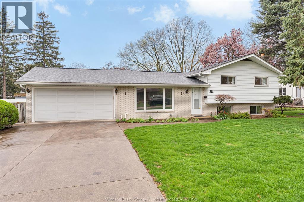 Single Family — 313 Barry Avenue, Tecumseh, Ontario