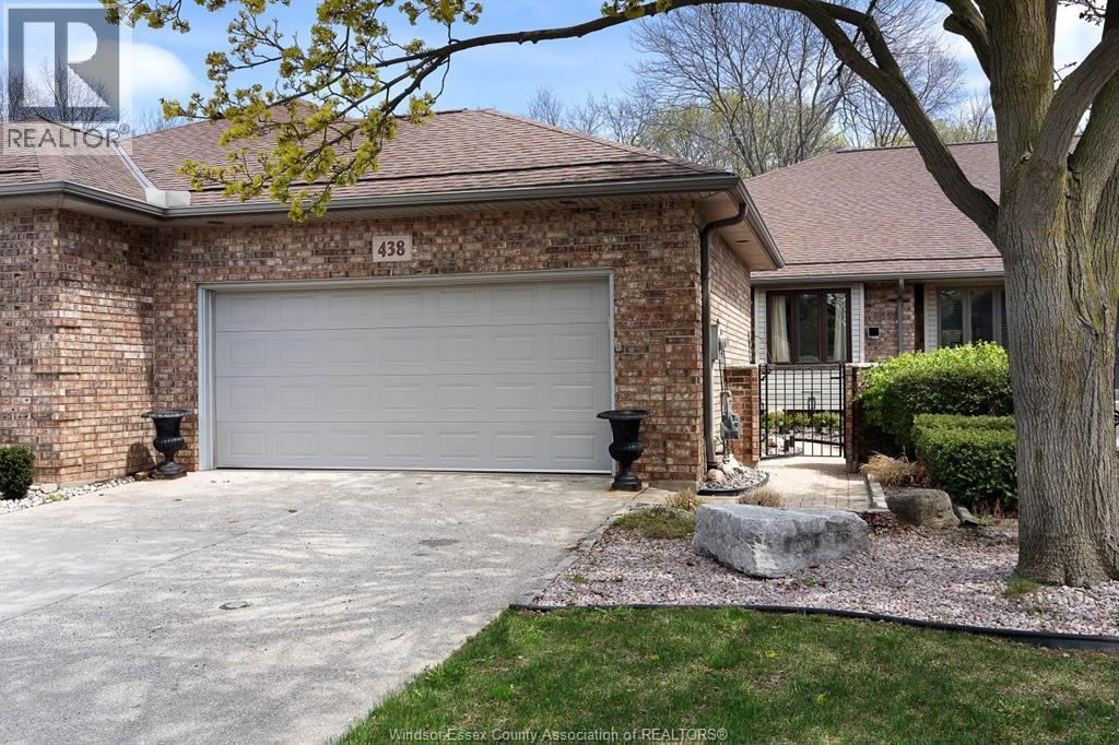 438 Martinique Avenue, Windsor — primary photograph