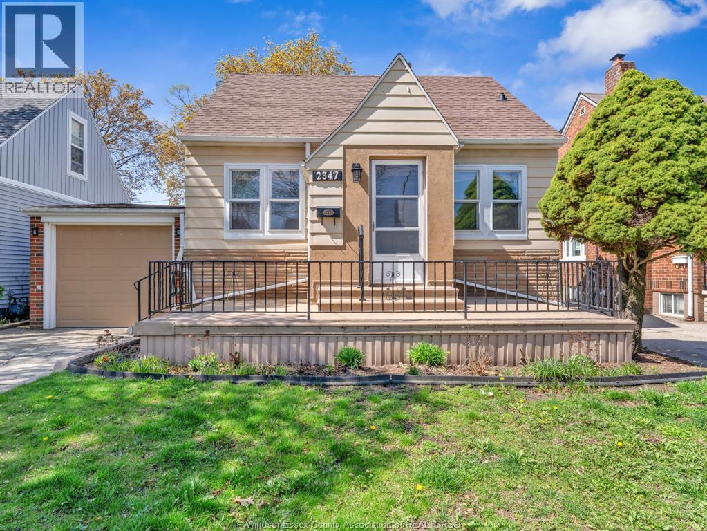 2347 Tourangeau Road, Windsor — primary photograph