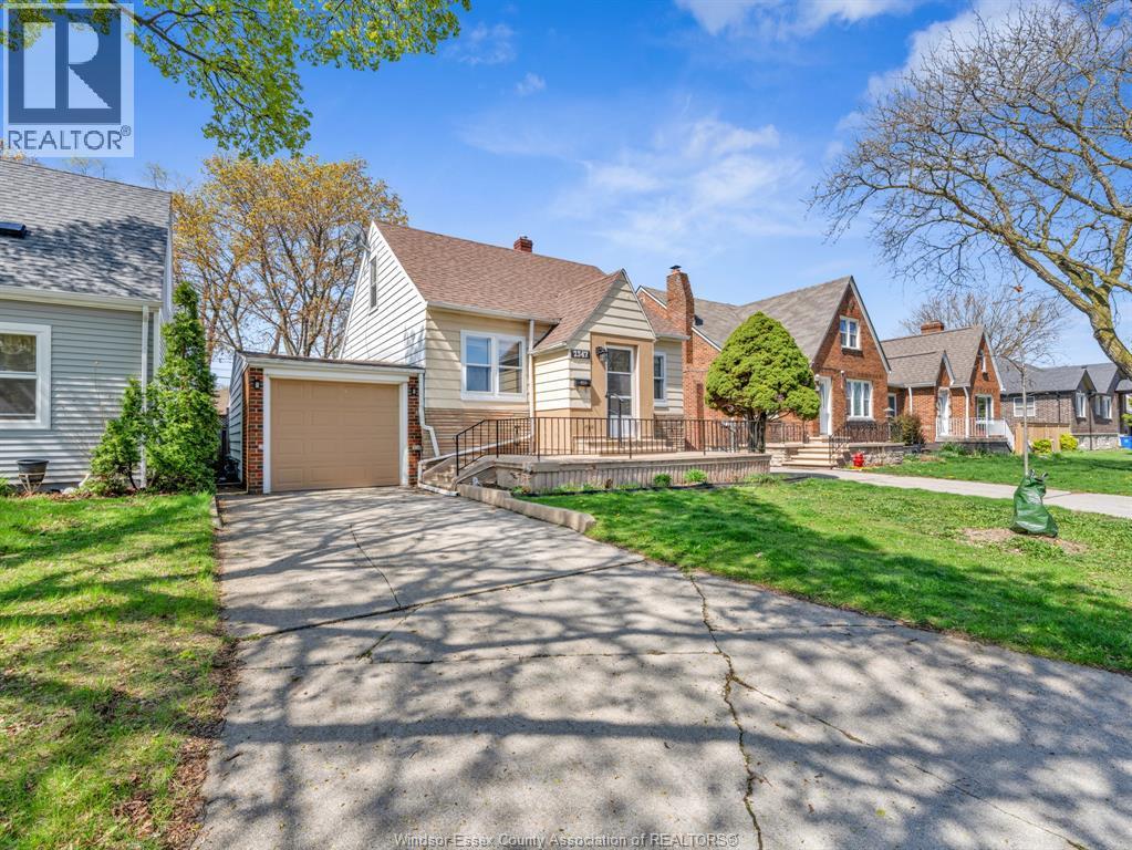 2347 Tourangeau Road, Windsor — photograph 2