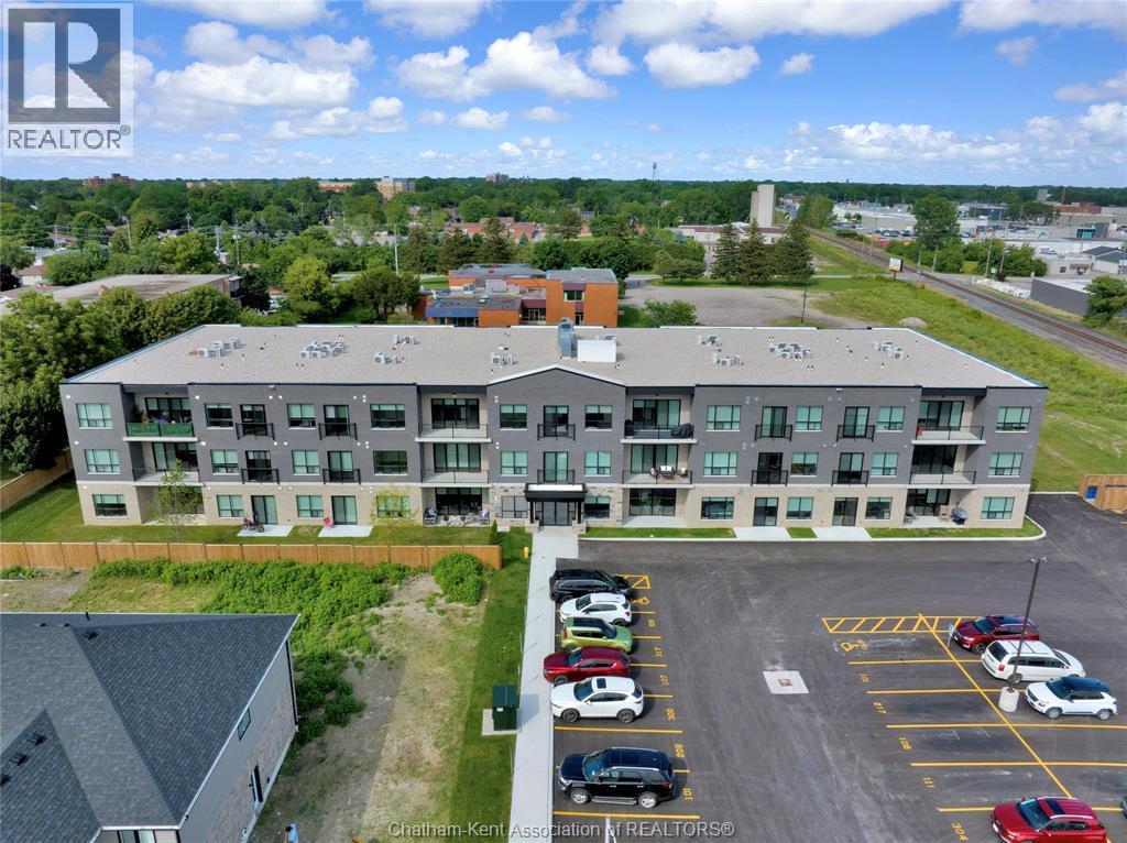 Single Family — 175 Churchill Park Road, Chatham, Ontario