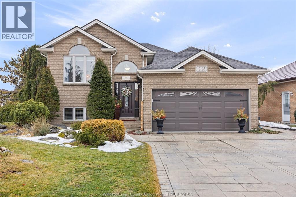 Single Family — 12123 Cranbrook, Tecumseh, Ontario