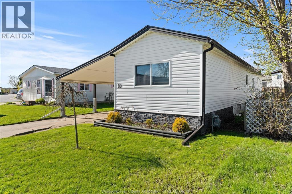 Single Family — 10 Hawthorne, McGregor, Ontario