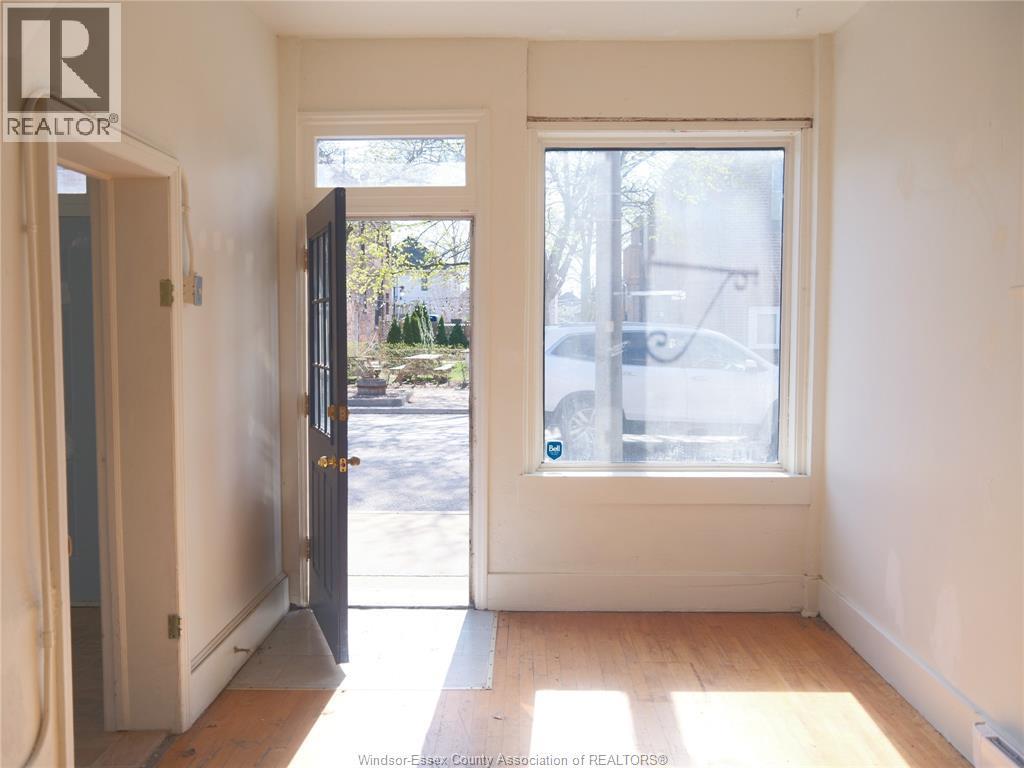 1050 Drouillard, Windsor — photograph 3