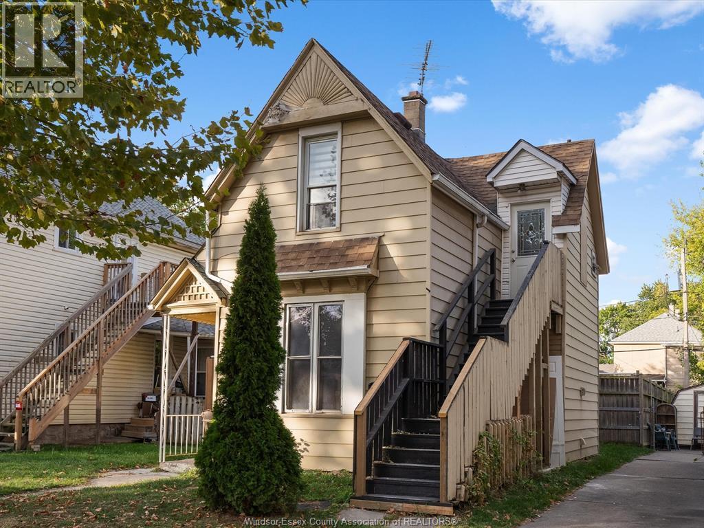 253 Curry Avenue, Windsor — primary photograph