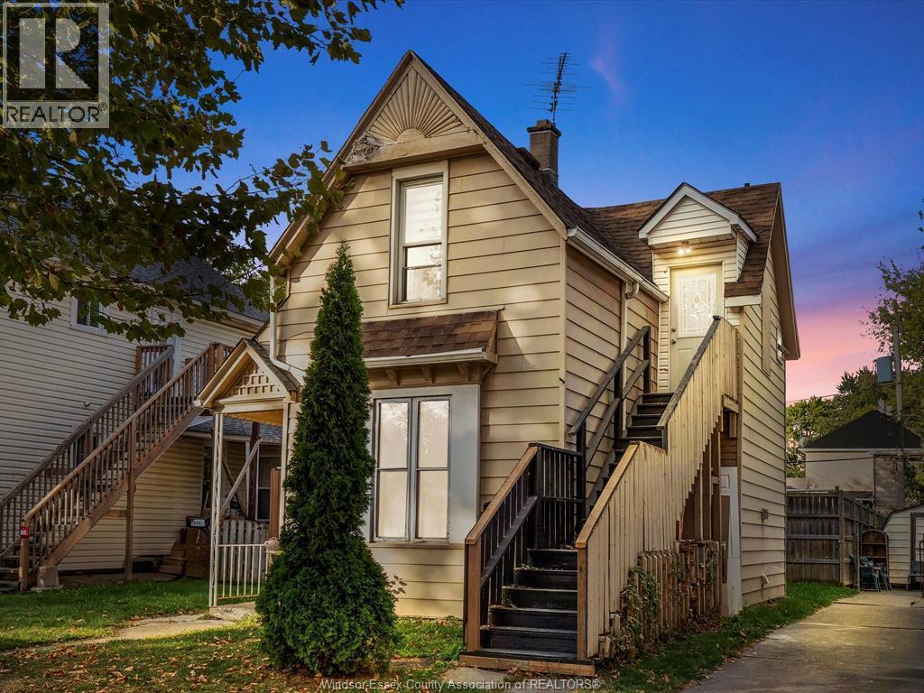 253 Curry Avenue, Windsor — photograph 2