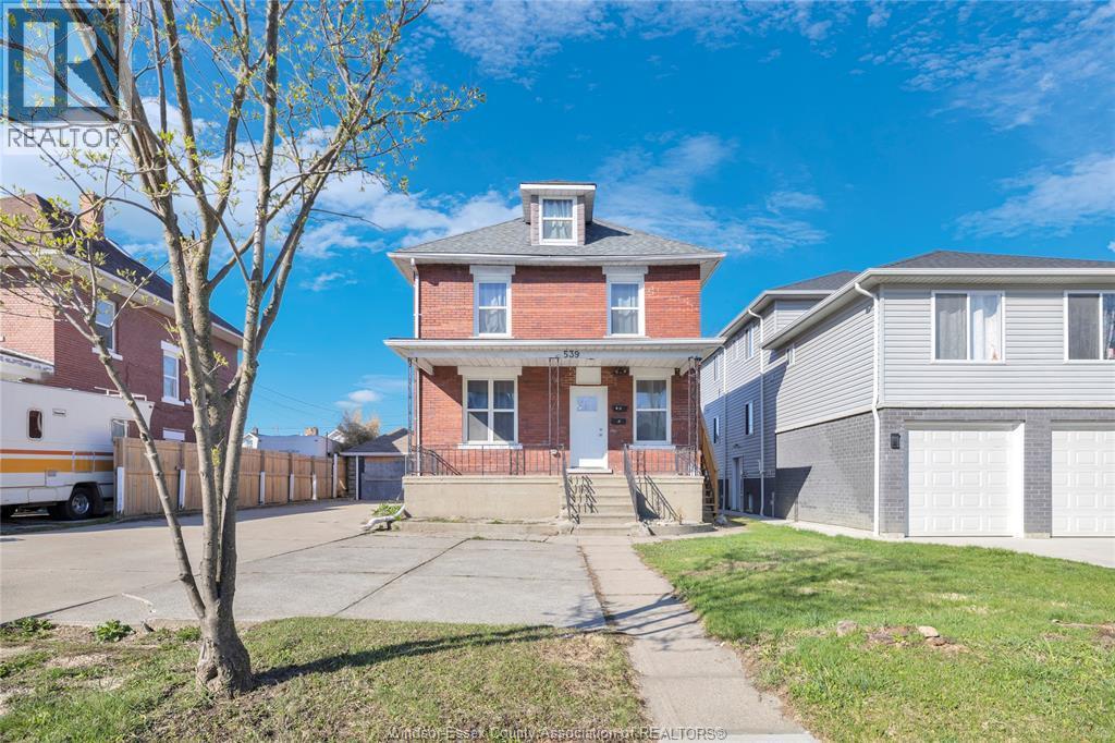 539 Campbell Avenue, Windsor — photograph 2