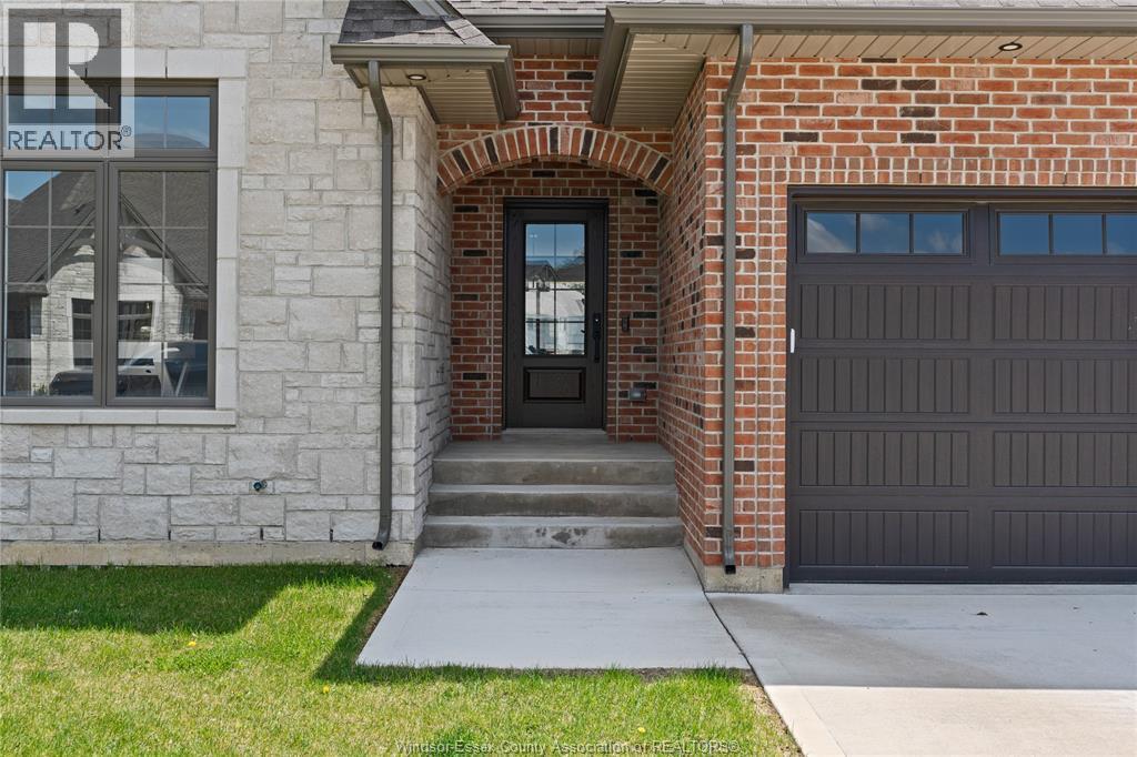 952 St. Jude Court, Windsor — photograph 2