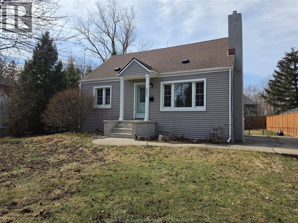 4221 Kennedy Drive, Windsor — primary photograph