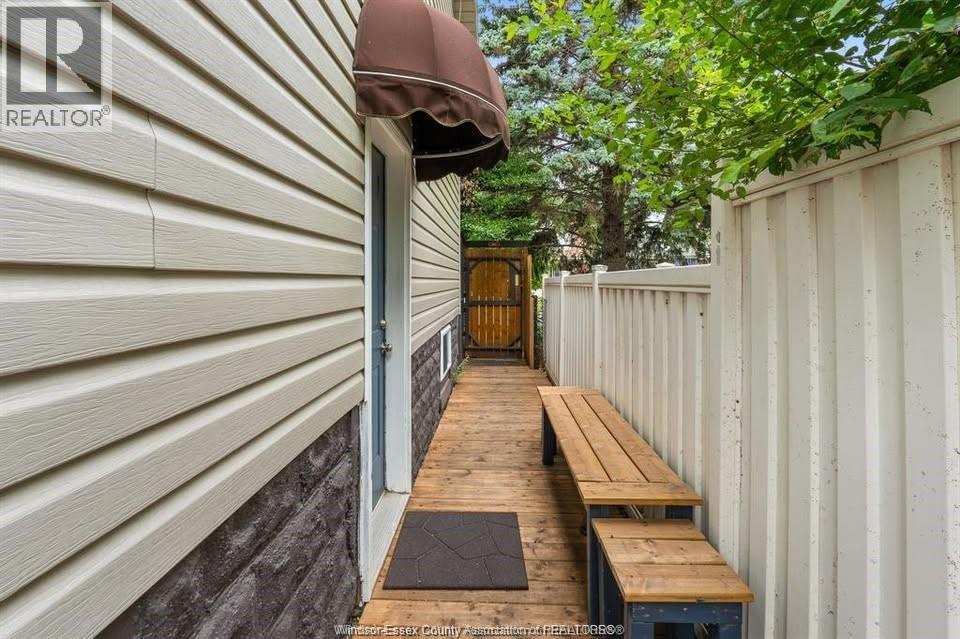 3577 King #BASEMENT, Windsor — photograph 2