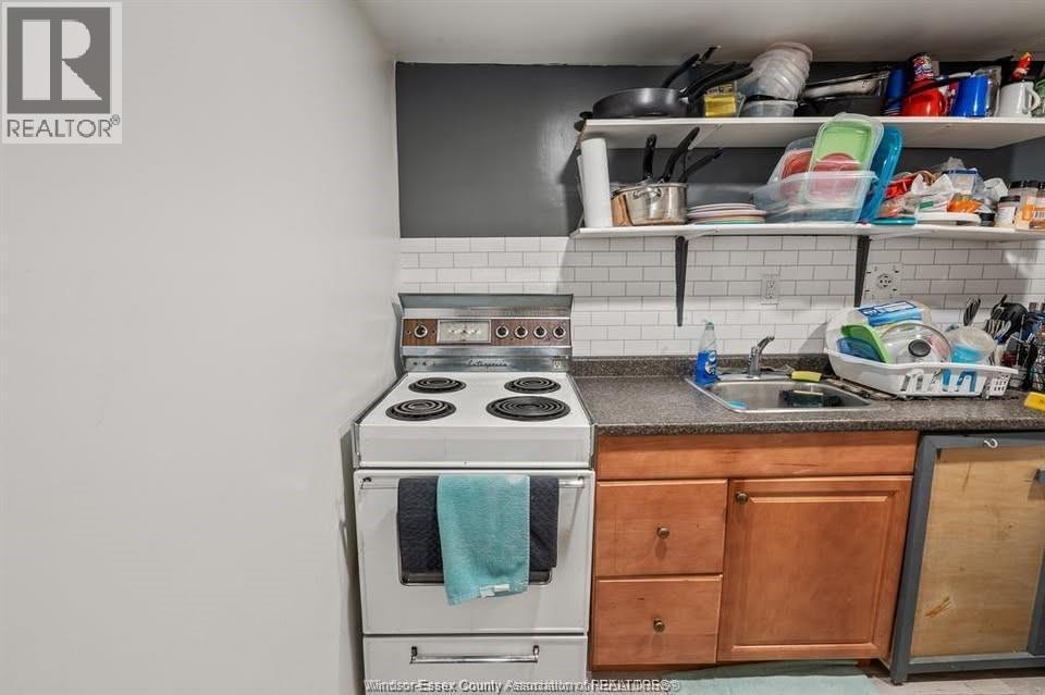 3577 King #BASEMENT, Windsor — photograph 3