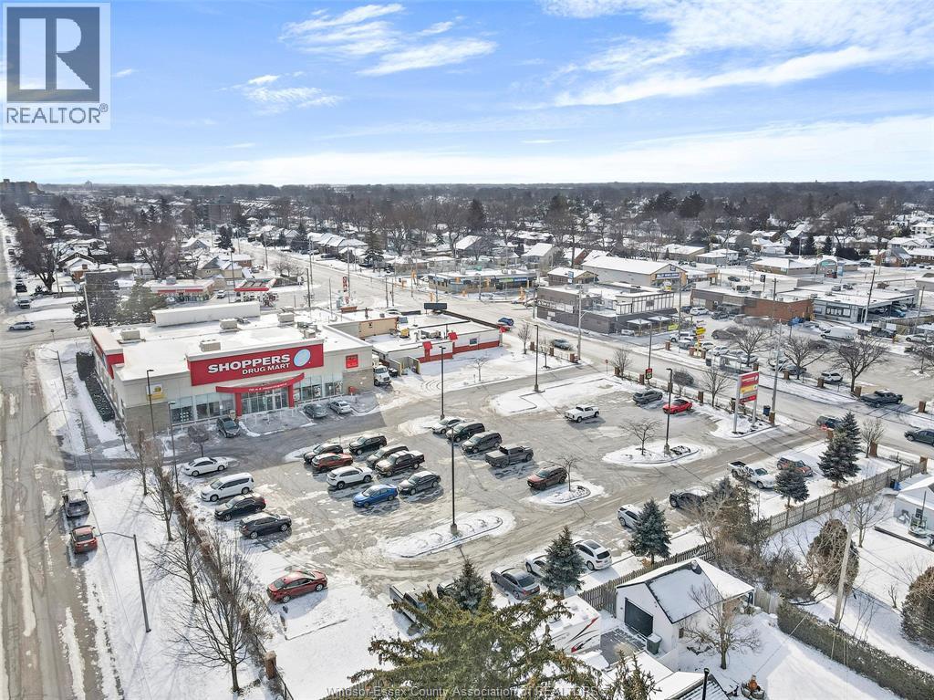 7980 Menard Street, Windsor — photograph 3