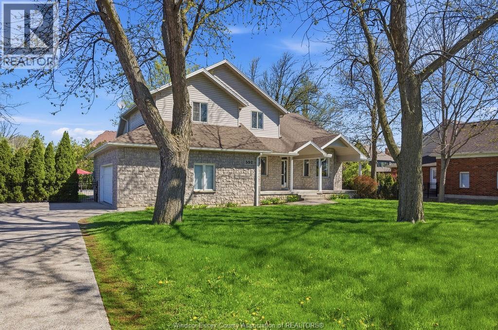 Single Family — 552 Old Tecumseh Road, Lakeshore, Ontario