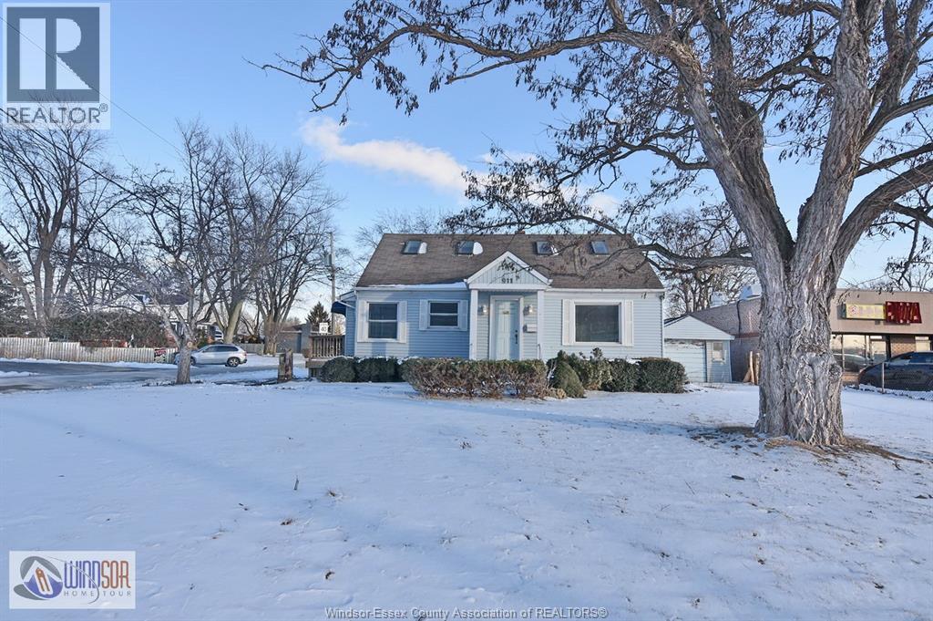 911 Front Road, LaSalle — photograph 2