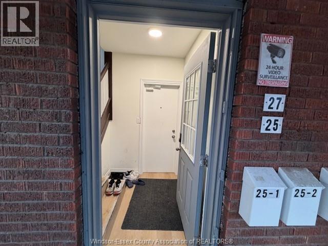 25 Giles Boulevard #MAIN LEVEL, Windsor — photograph 3