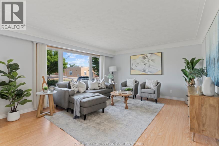 1655 Partington Avenue, Windsor — photograph 3