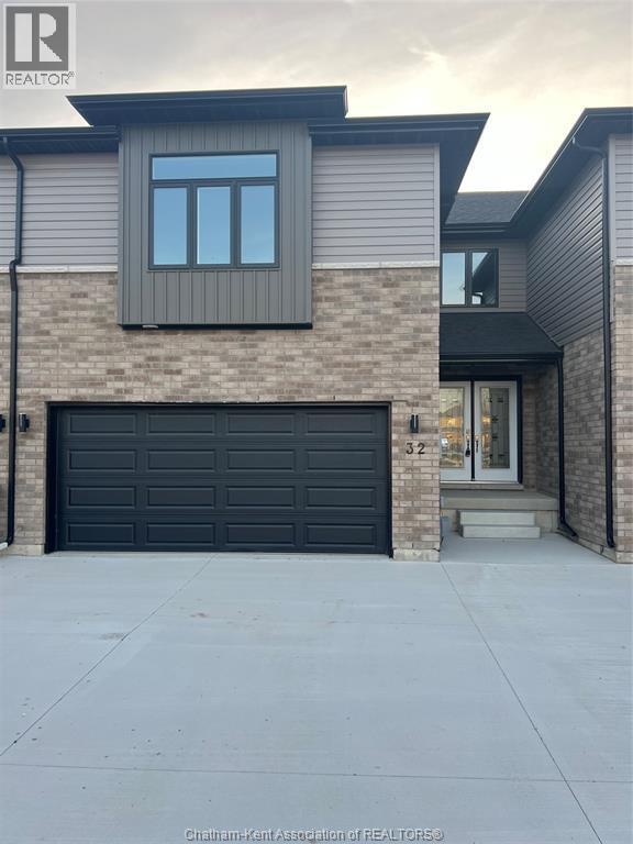 Single Family — 32 Betty Court, Chatham, Ontario