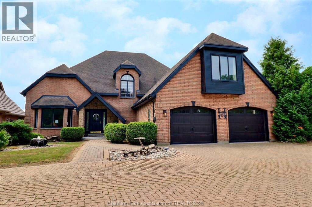 Single Family — 932 Grand Avenue, Chatham, Ontario