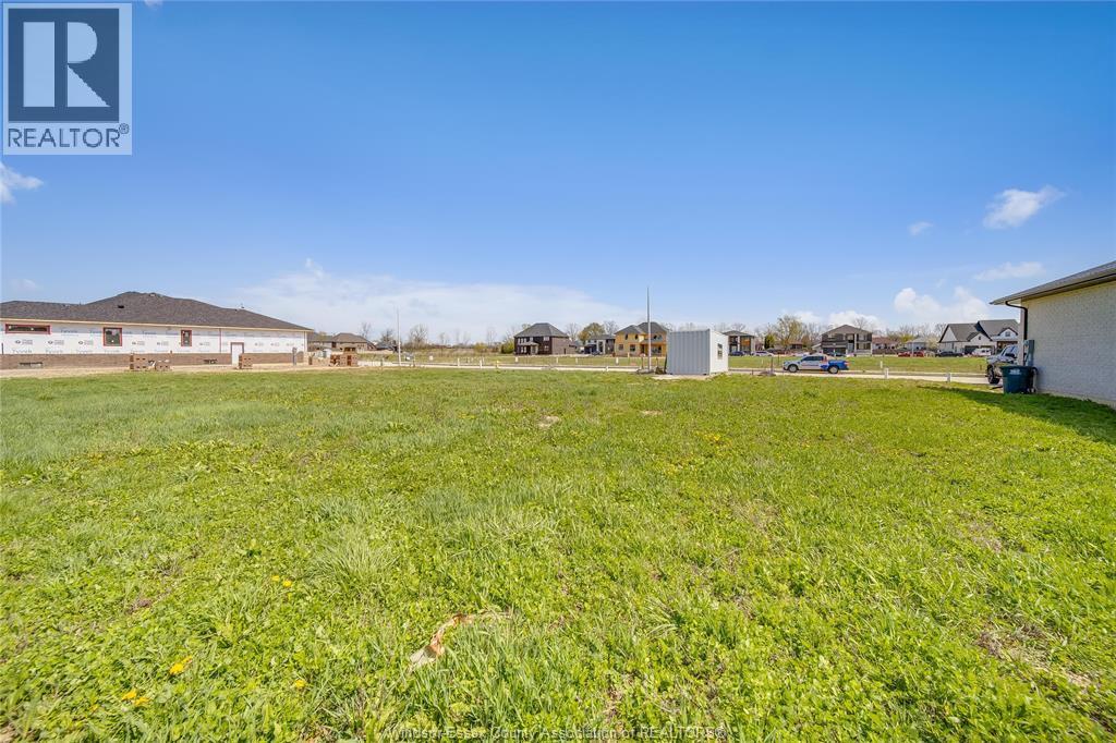 3667 Farrow Avenue, Windsor — photograph 2