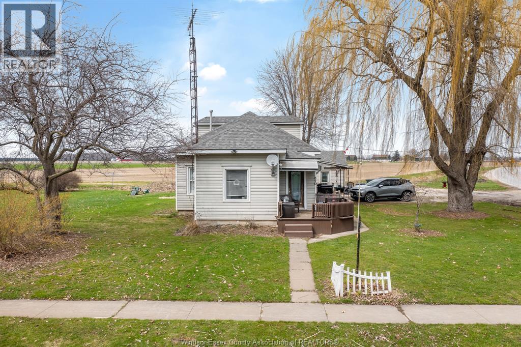 Single Family — 820 Towanda Boulevard, Erie Beach, Ontario