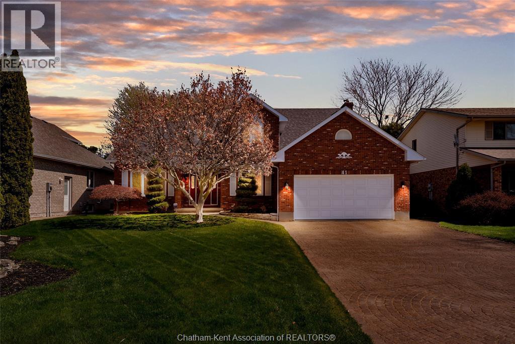 Single Family — 41 Orangewood Boulevard, Chatham, Ontario