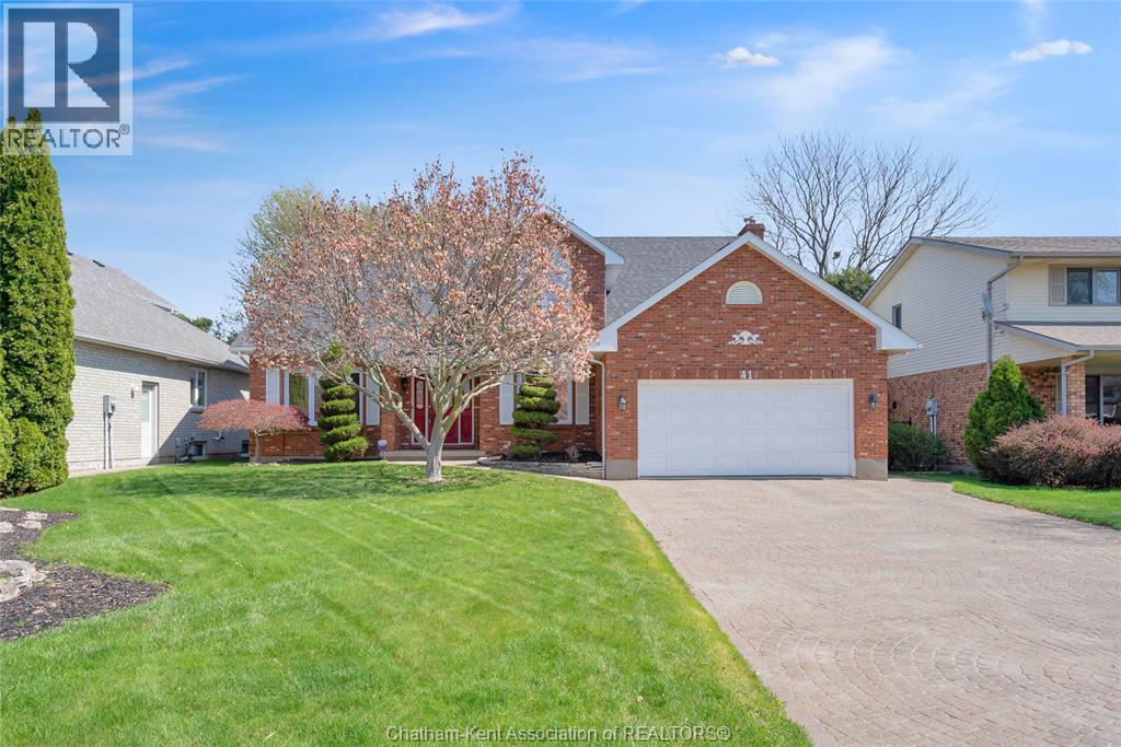 41 Orangewood Boulevard, Chatham — photograph 2