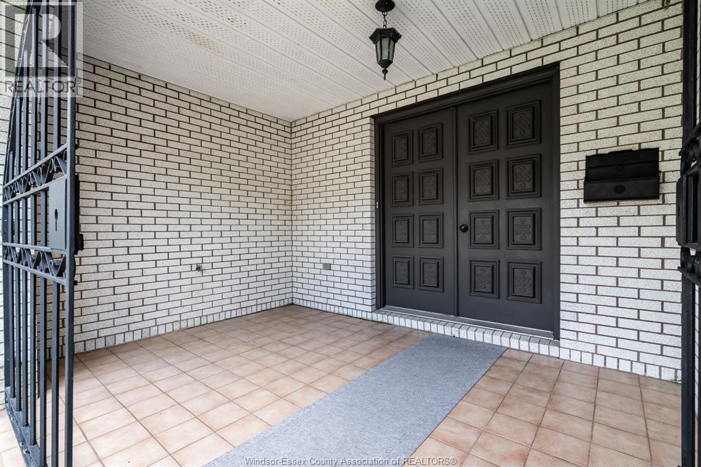 3770 Huntington, Windsor — photograph 2