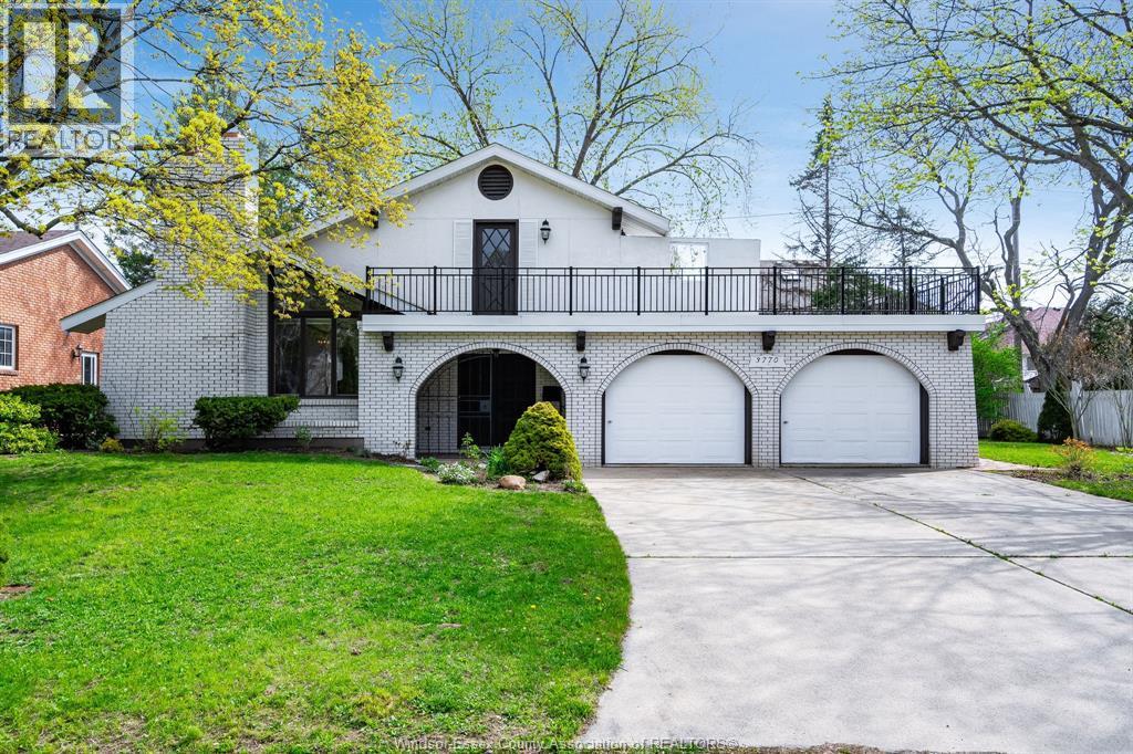 Single Family — 3770 Huntington, Windsor, Ontario